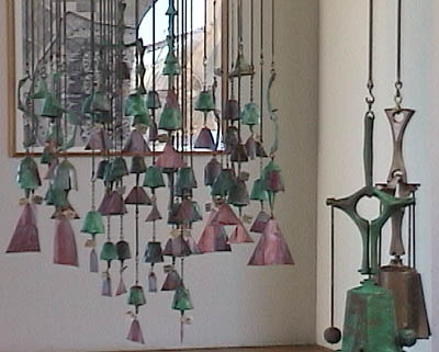 arco03_bells